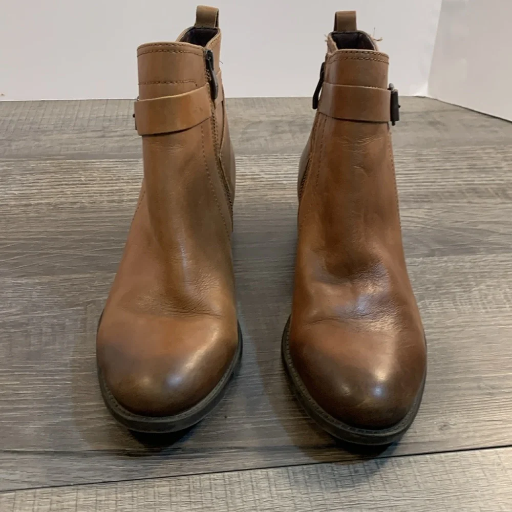 Vince Camuto 'Beamer' low boots sz 10 - Picture 2 of 8